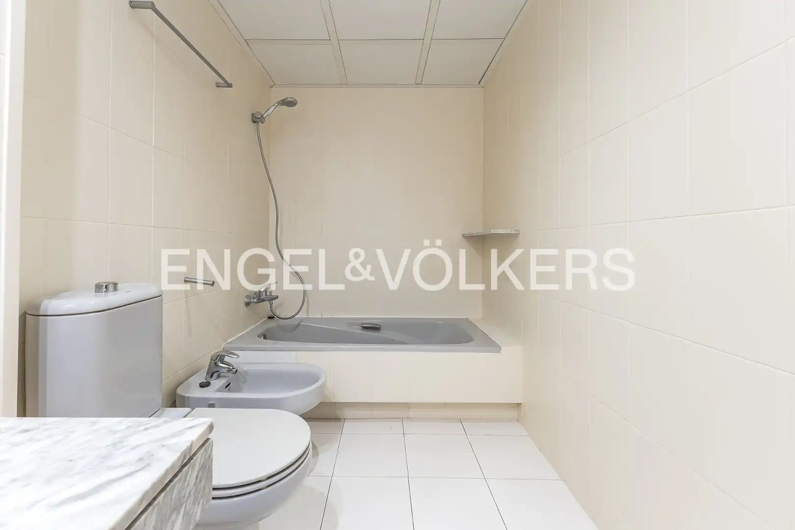 Baño de Piso en venta en Barcelona con Aire acondicionado, Calefacción y Parquet