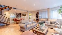 Living room of Attic for sale in Pozuelo de Alarcón  with Heating, Terrace and Storage room