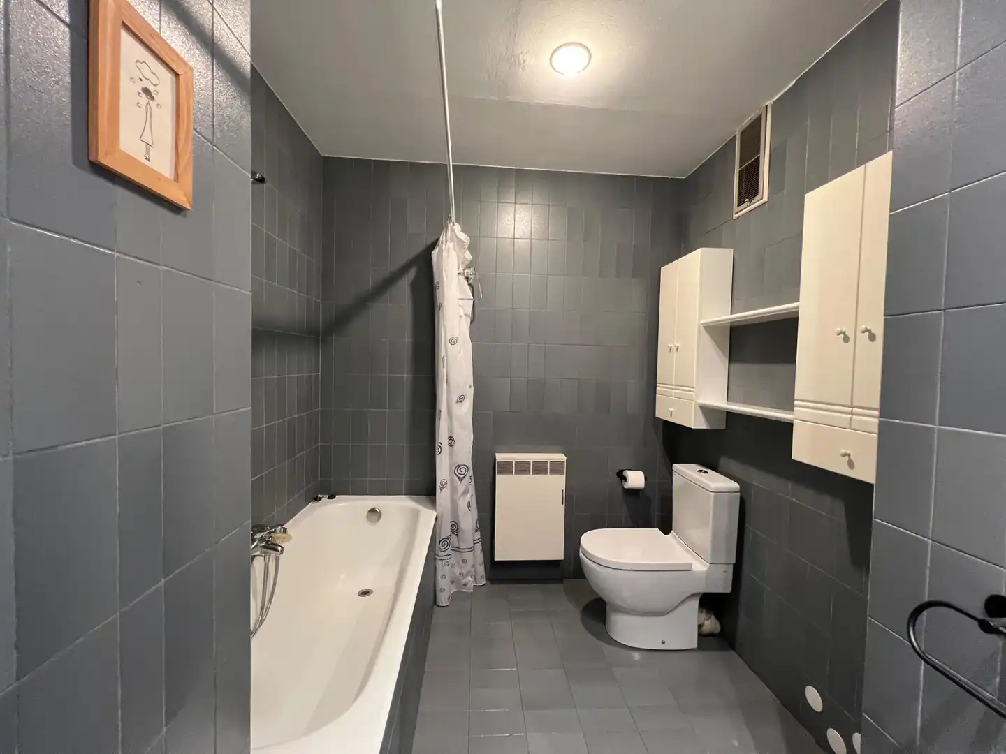 Bathroom of Flat for sale in  Pamplona / Iruña  with Heating, Furnished and Balcony