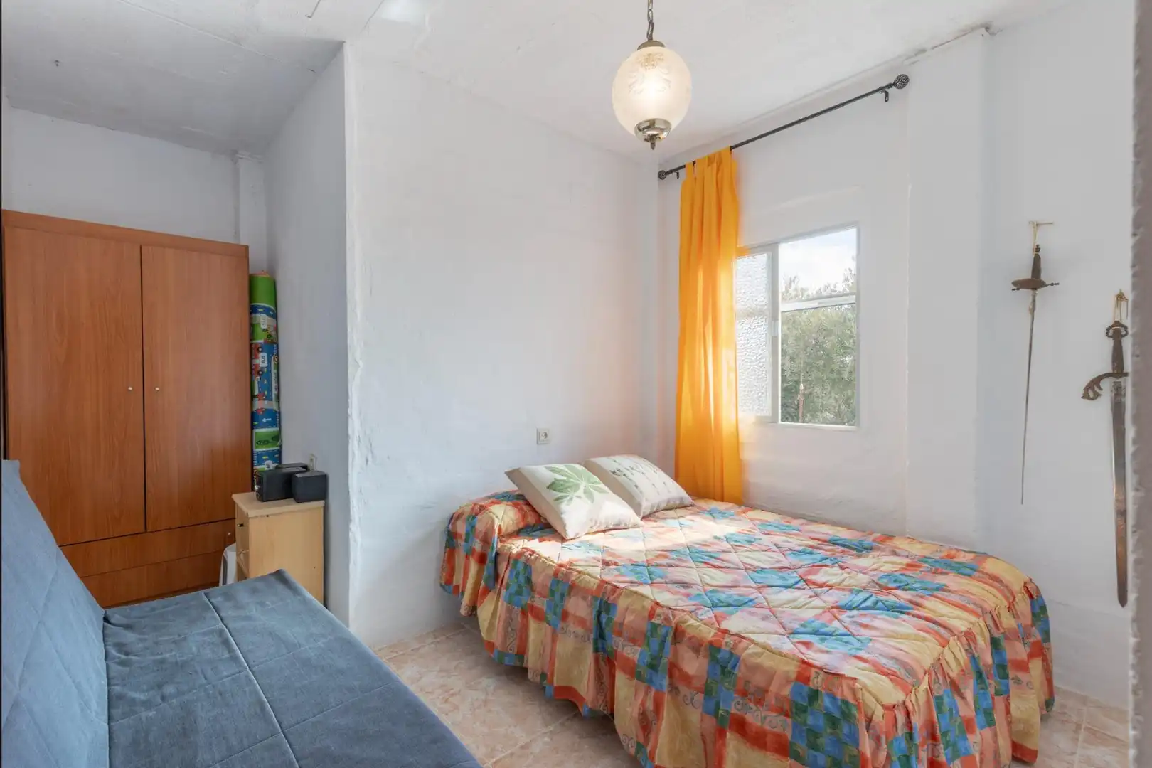 Habitación de Finca rústica en venta en Cogollos de la Vega con Jardín privado y Piscina
