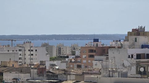 Ático exclusivo con terraza panorámica en Palma, lujo urbano con vistas al mar, ciudad y montaña, Bild 4