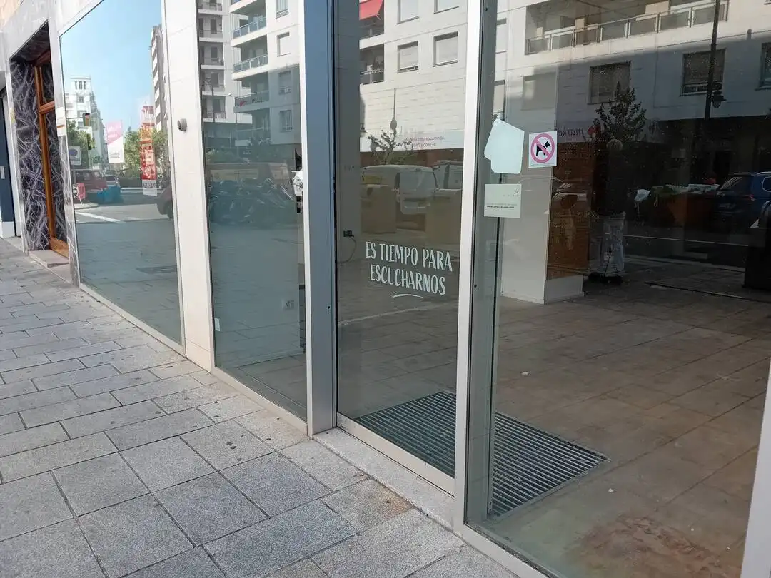 Geschaftsraum zur Miete in Avenida de La Rioja, Gran Via