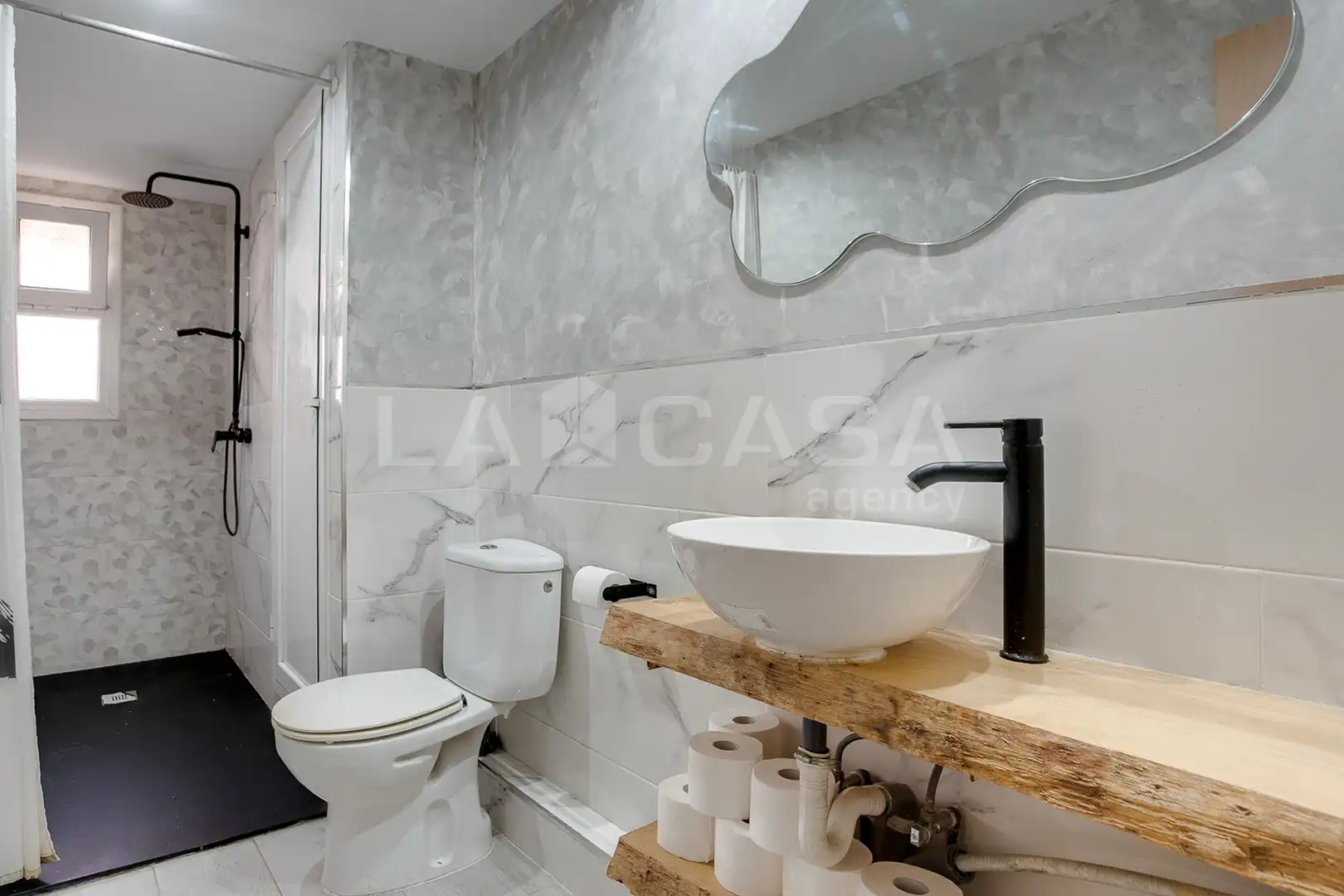 Badezimmer von Wohnung zum Verkauf in L'Hospitalet de Llobregat