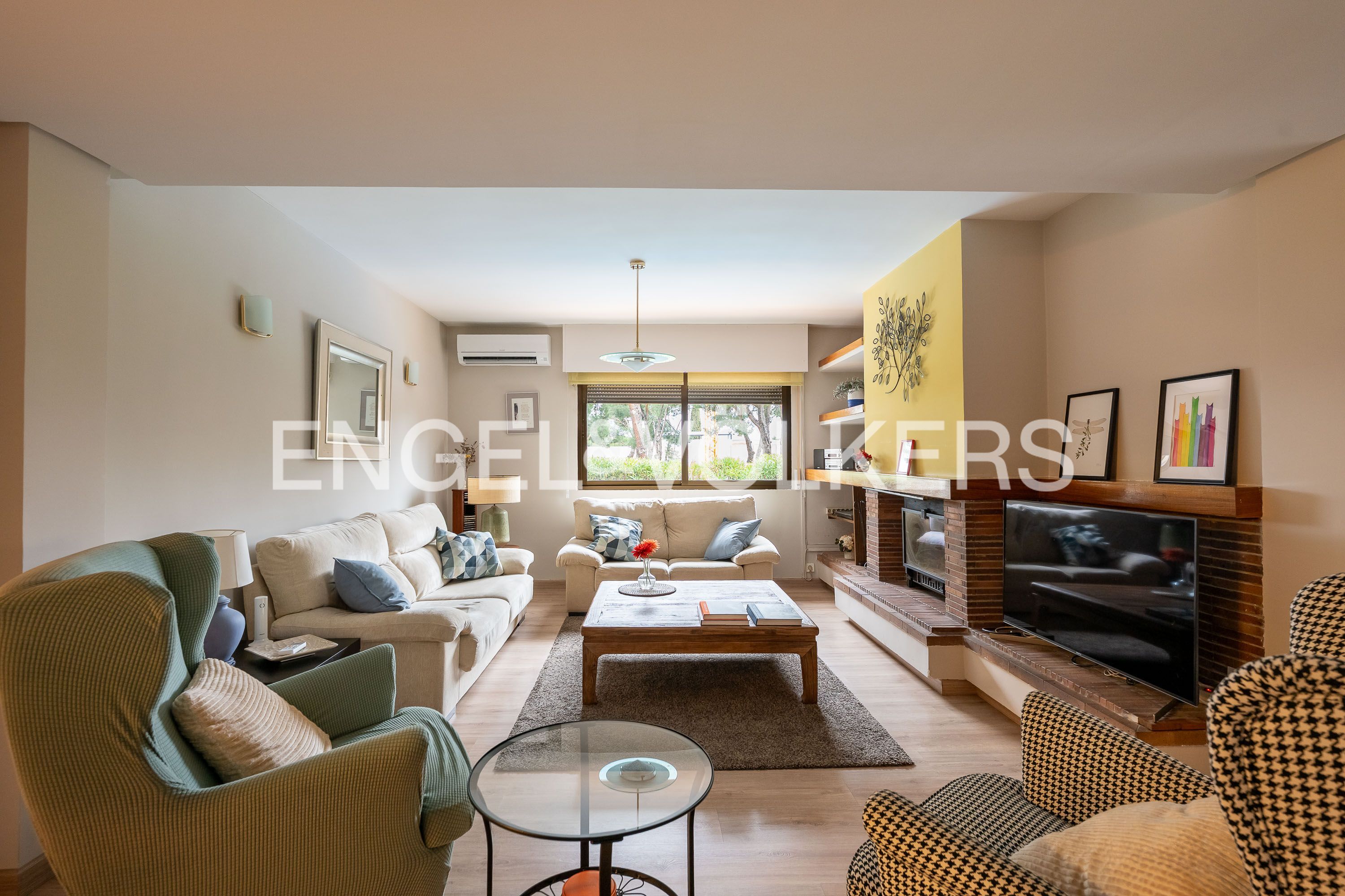 Sala de estar de Casa o chalet en venta en Las Rozas de Madrid con Aire acondicionado, Calefacción y Jardín privado