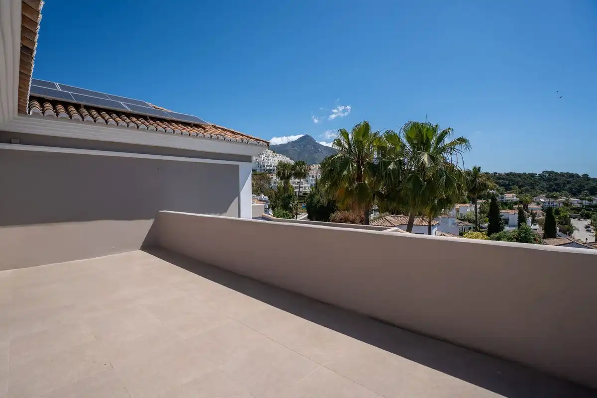 Villa mit Garten zum Verkauf in Nueva Andalucía, imagen 11
