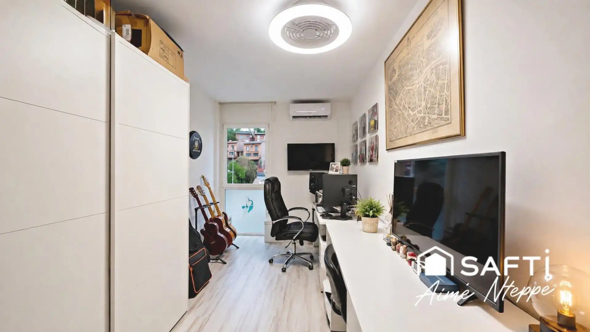 Sala d'estar de Casa adosada en venda en Girona amb Aire condicionat, Calefacció i Terrassa
