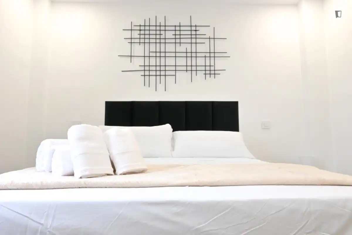 Schlafzimmer von Wohnungen zur Miete in Madrid mit Klimaanlage, Heizung und Möbliert
