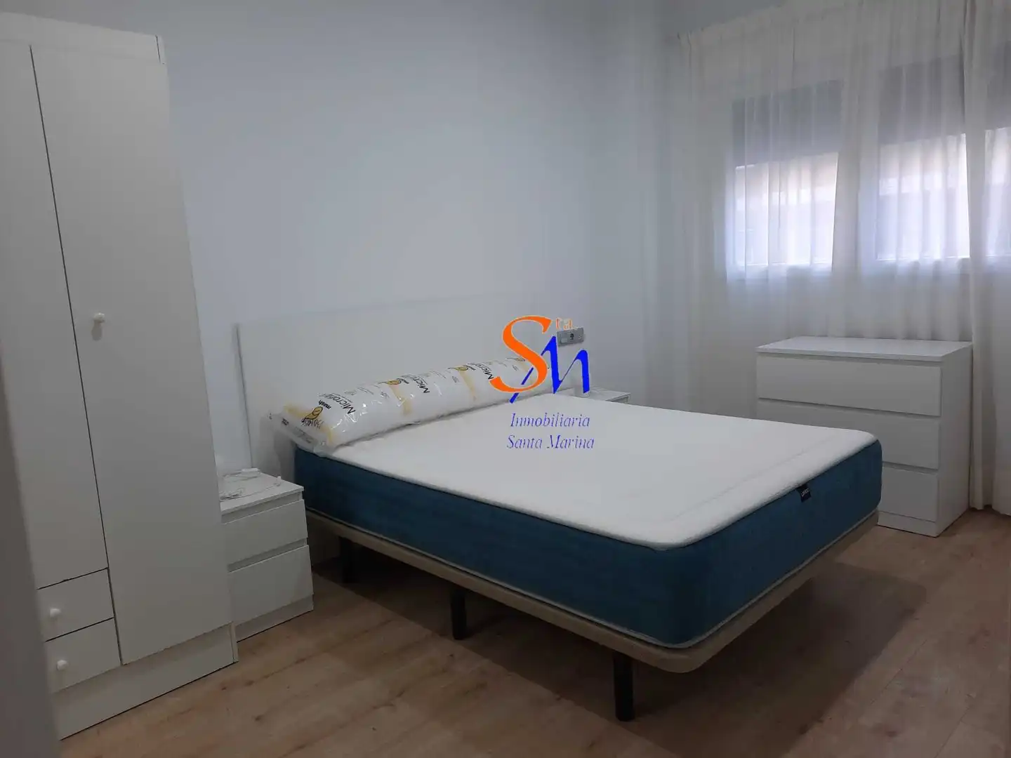 Dormitori de Apartament de lloguer en Badajoz amb Aire condicionat, Calefacció i Moblat