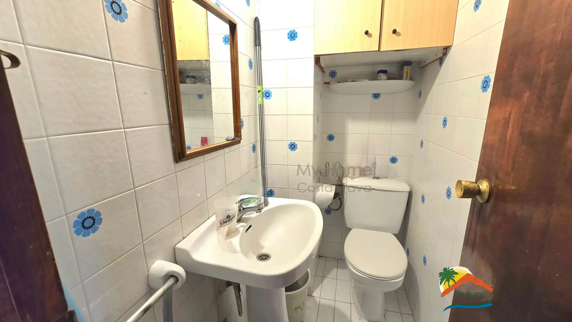 Badezimmer von Wohnung zum Verkauf in Lloret de Mar mit Balkon