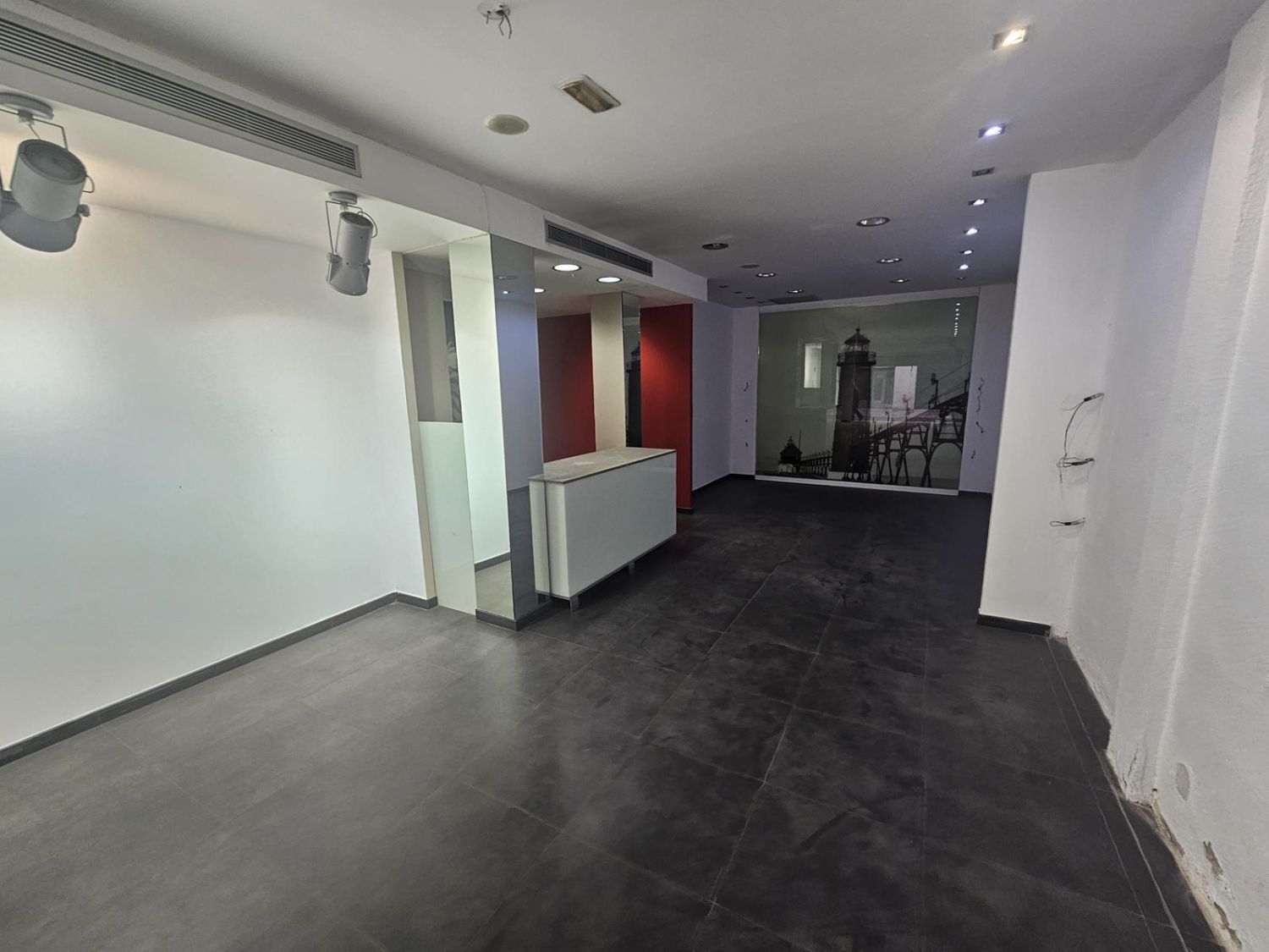 Local de lloguer en Castellón de la Plana / Castelló de la Plana amb Aire condicionat