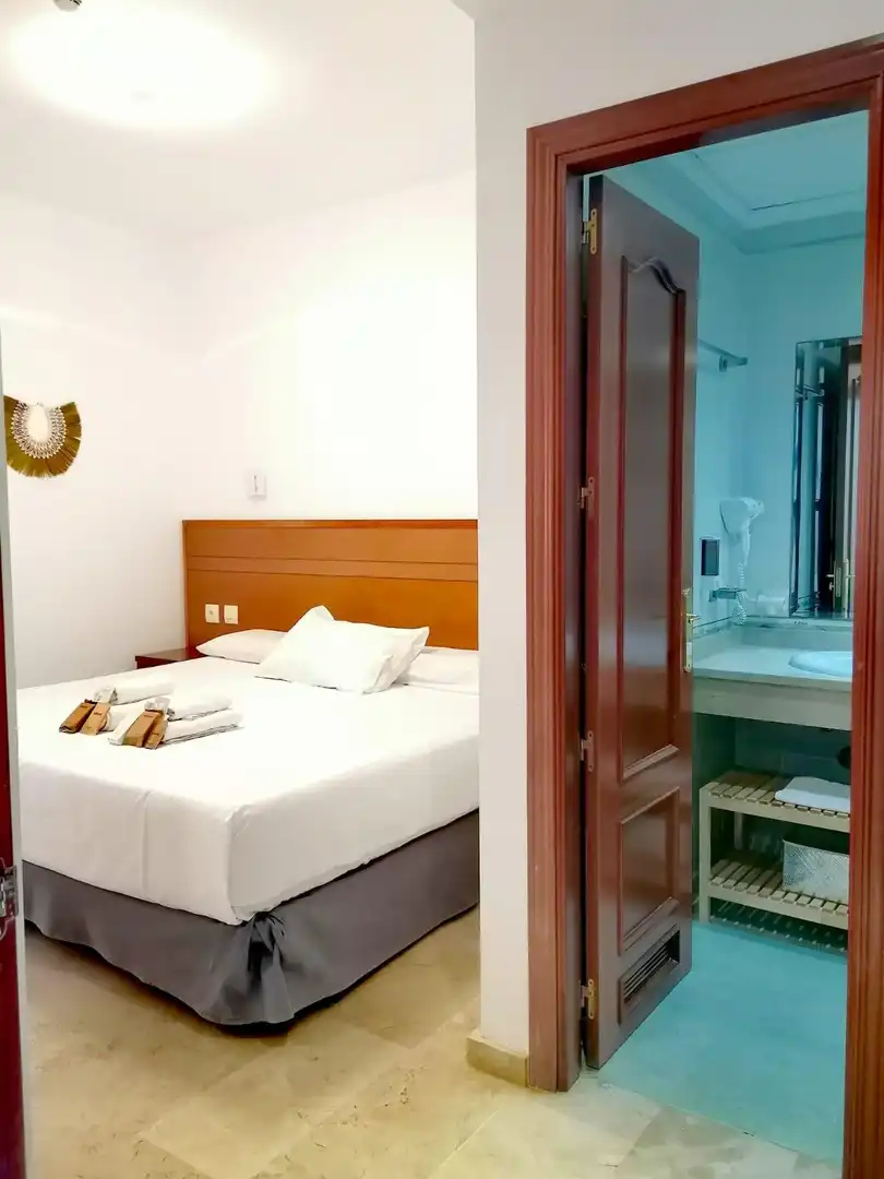Schlafzimmer von Wohnung zum Verkauf in Manilva mit Klimaanlage, Terrasse und Möbliert