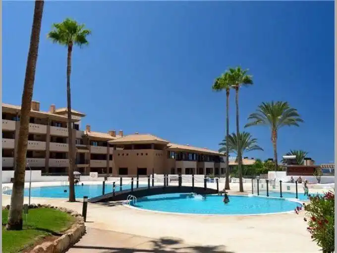 Apartment with pool to rent in Avda Adeje 300 17