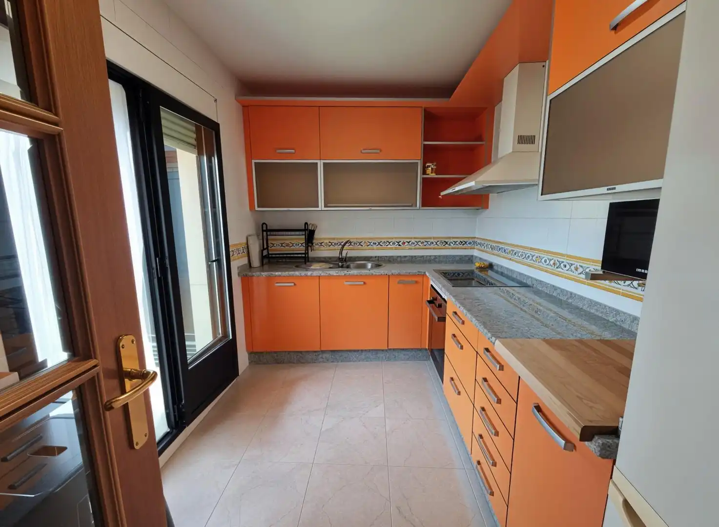 Cuina de Pis de lloguer en Plasencia amb Aire condicionat, Parquet i Terrassa