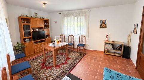 Chalet adosado en CIFUENTES con 2 dormitorios, muy espacioso y con todos los servicios a mano!
