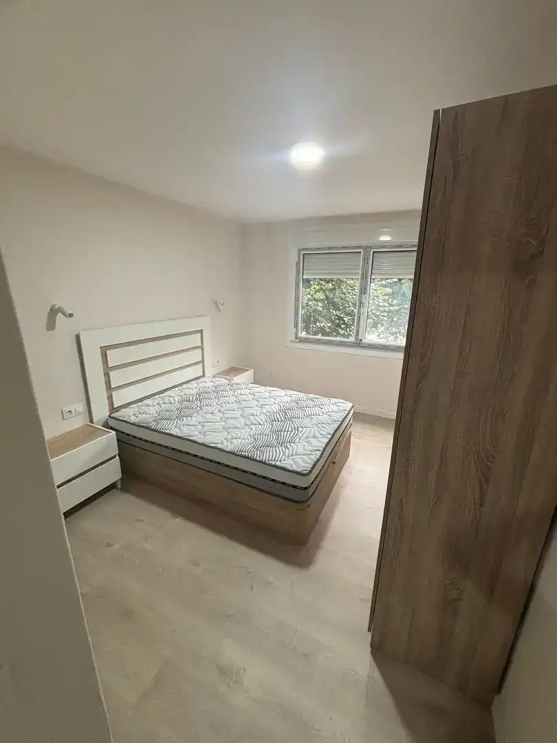 Bedroom of Flat for rent in Vigo   with Private garden, Parquet flooring and Storage room