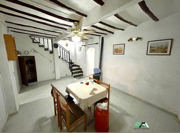 Casa-chalet en Venta en Calle Ramón Y Cajal en Lupión