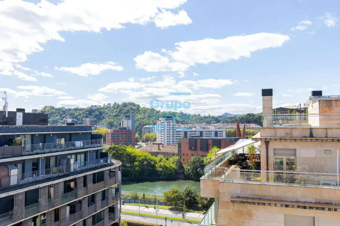 Terrassa de Pis en venda en Donostia - San Sebastián  amb Aire condicionat, Calefacció i Terrassa
