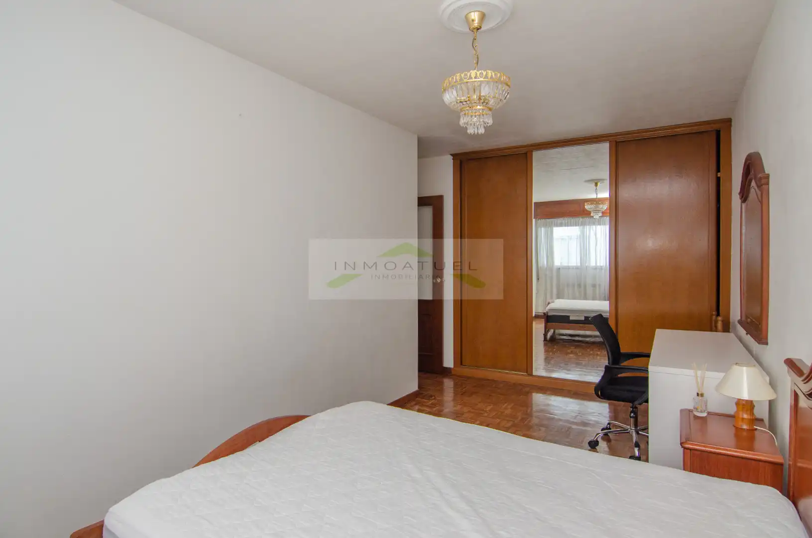 Schlafzimmer von Wohnung zur Miete in A Coruña Capital  mit Heizung, Parkett und Terrasse