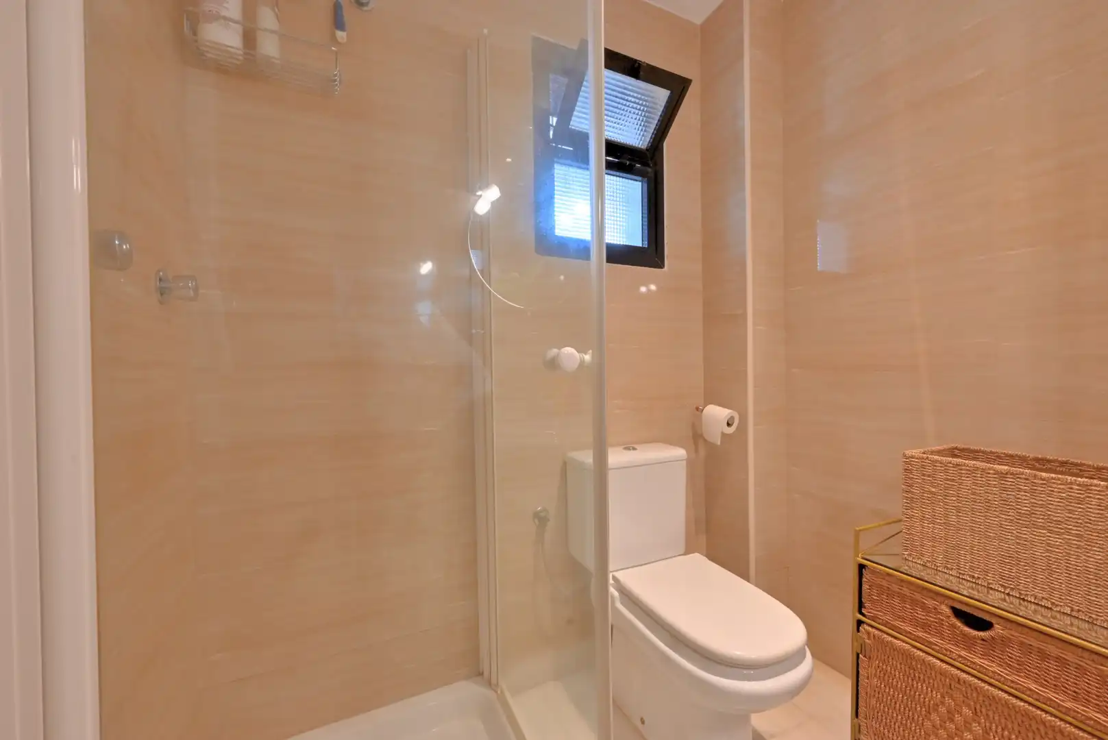 Baño de Apartamento en venta en Mijas con Terraza, Piscina y Amueblado