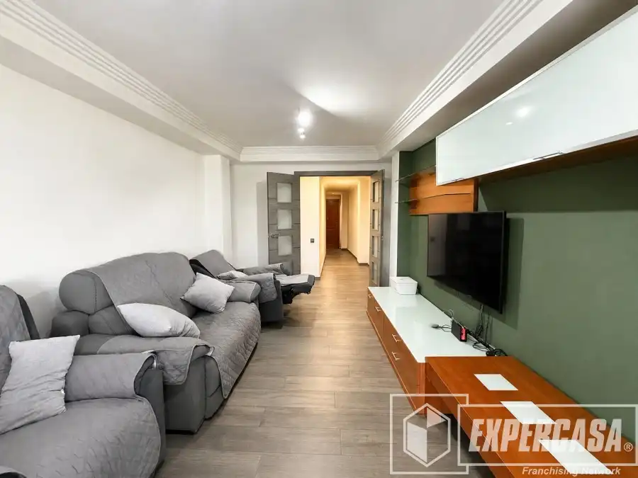 Sala d'estar de Pis en venda en Llíria amb Aire condicionat i Terrassa