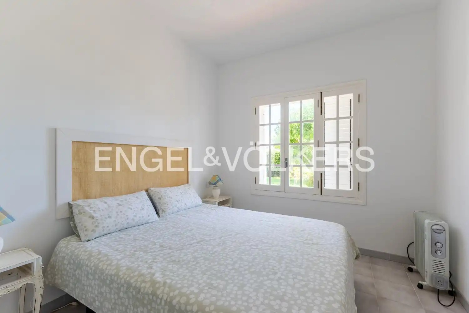 Bedroom of Houses for rent in Valencia  with Air Conditioner, Heating and Private garden