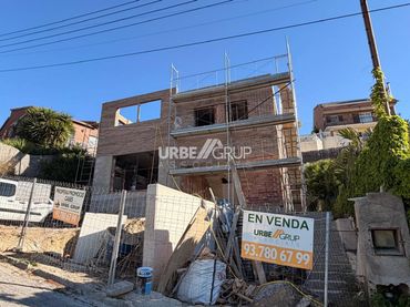 Casa amb jardí en venda a Calle tunisia 37