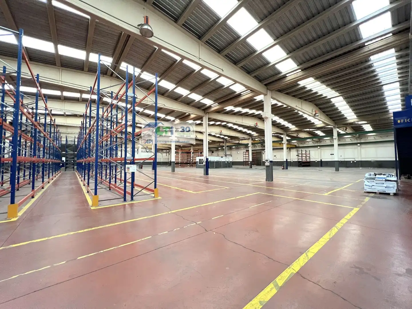 Nau industrial en venda a C / BUENOS AIRES, La Muela