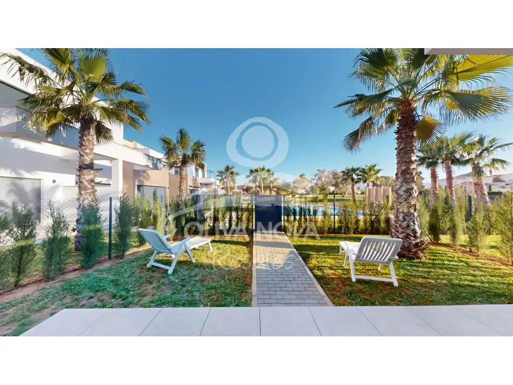 Detached homes for sale in Calle Degas, Oliva Nova