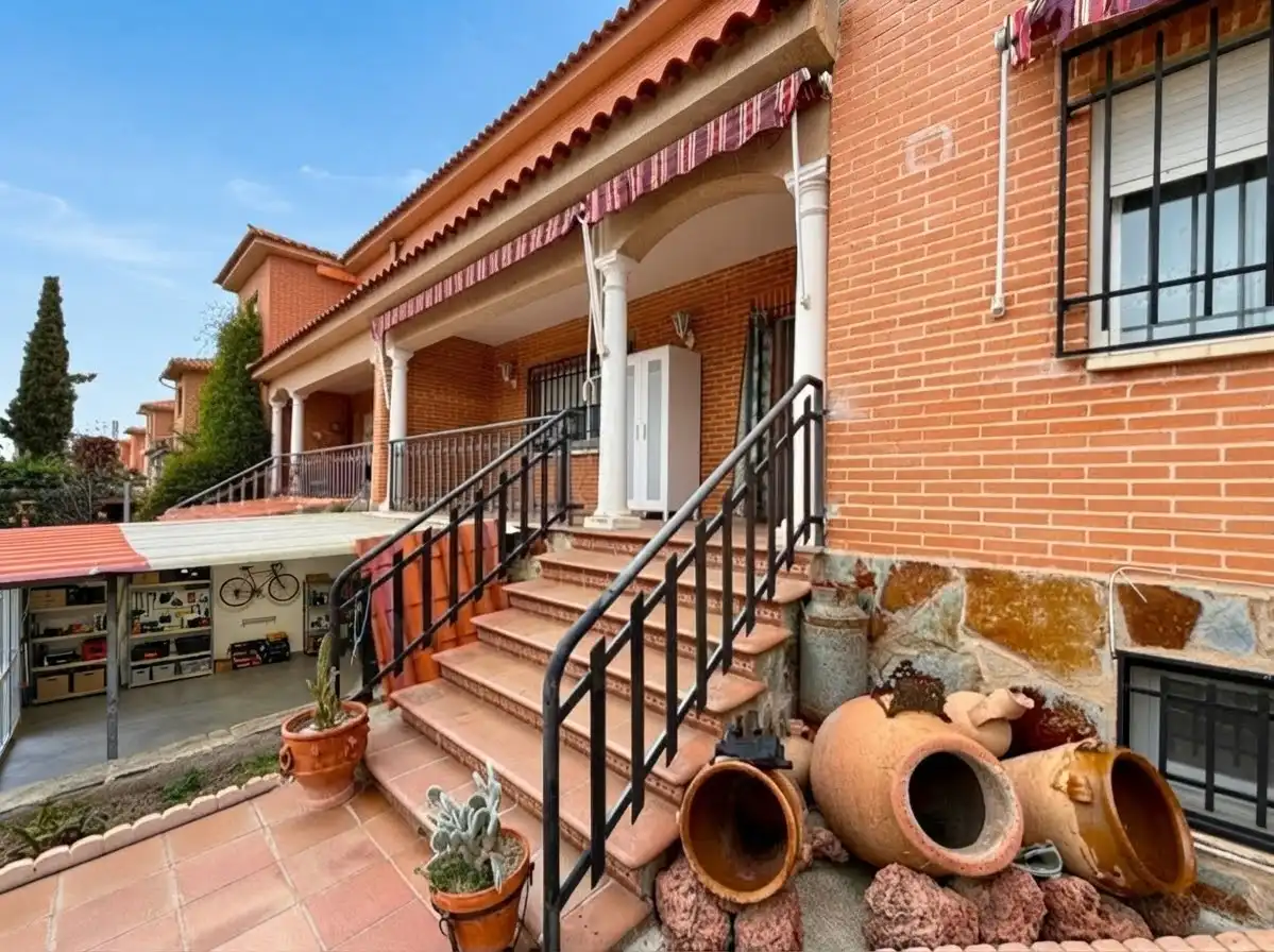 Casa aparellada amb jardí en venda a Argés, imagen 10