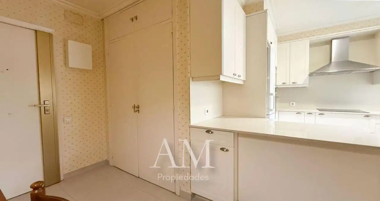 Kitchen of Flat for sale in Vigo   with Heating and Storage room