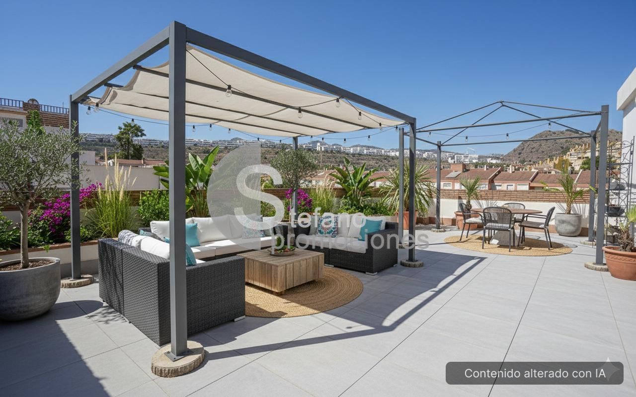 Terrassa de Casa o xalet en venda en Málaga Capital amb Aire condicionat, Jardí privat i Terrassa