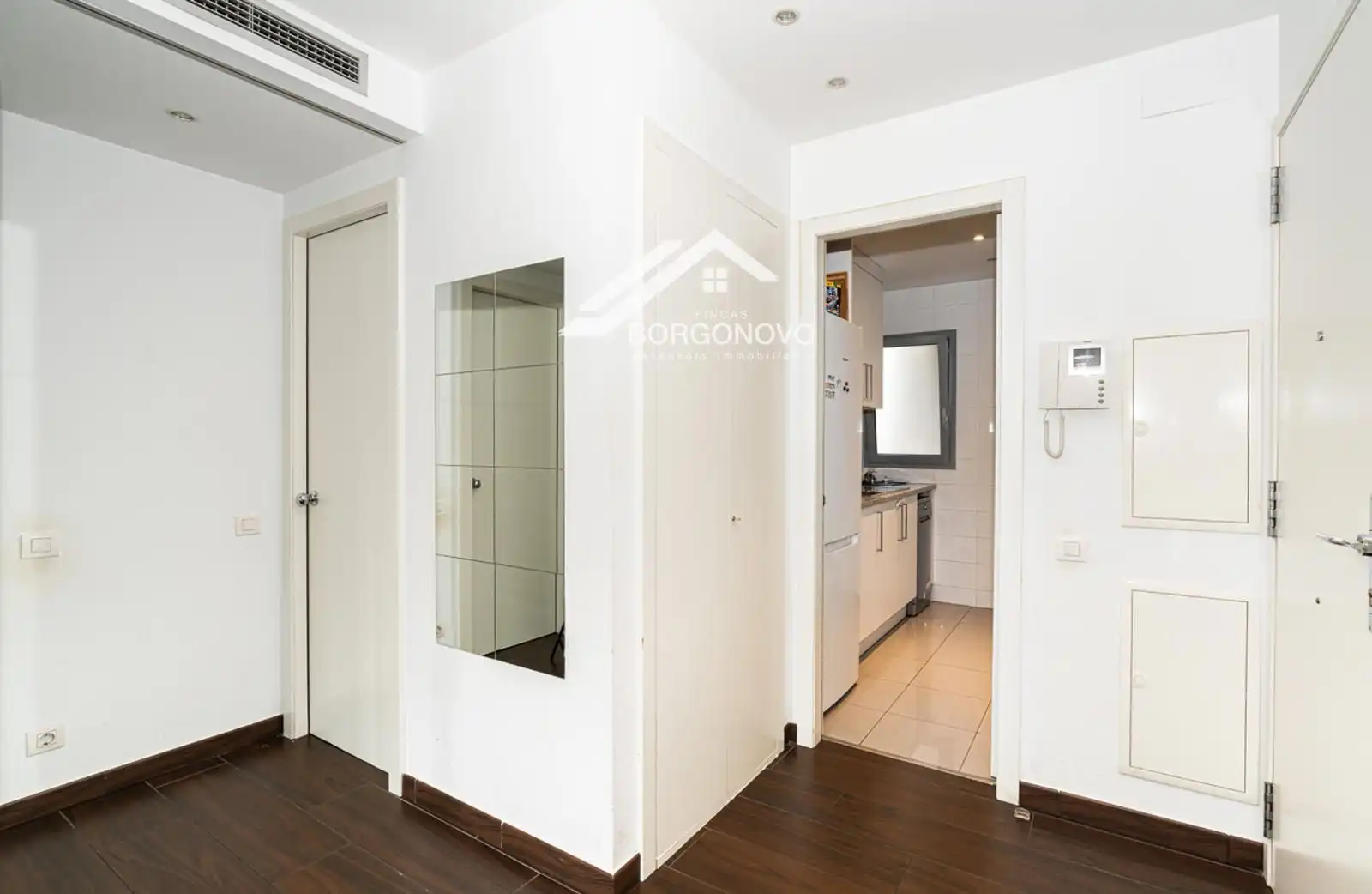 Wohnung zum Verkauf in Barcelona mit Klimaanlage und Heizung