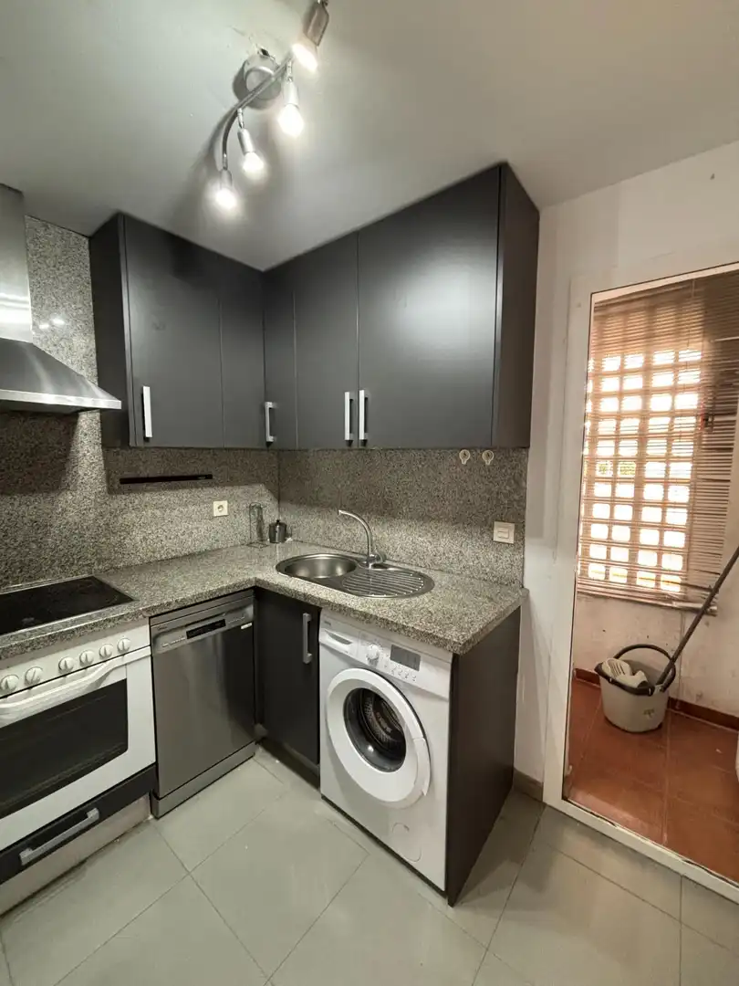 Cocina de Piso en venta en Estepona con Jardín privado y Piscina comunitaria