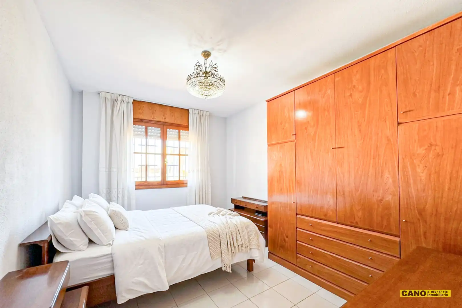 Habitación de Piso en venta en Almería con Terraza y Trastero