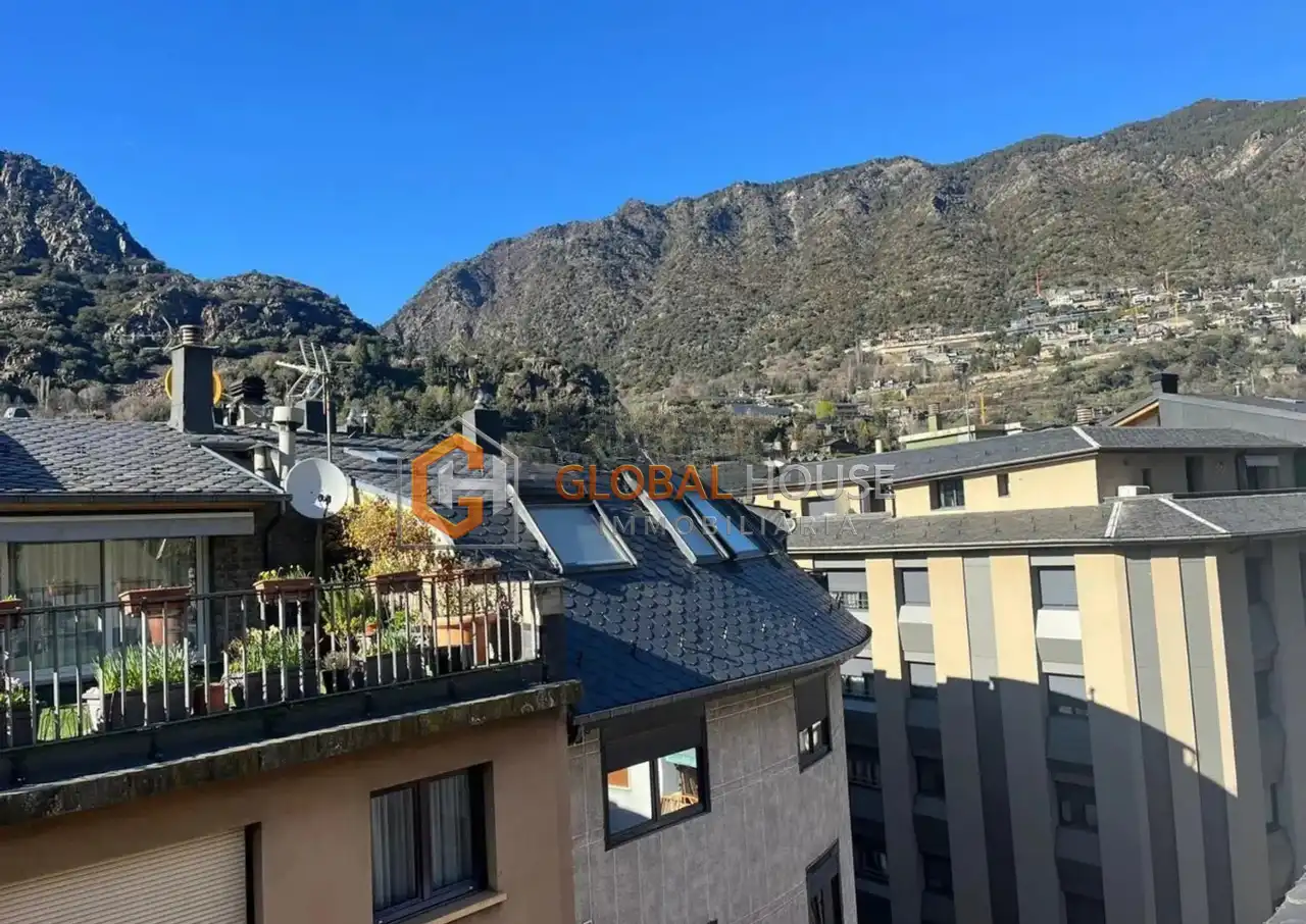 Vista exterior de Àtic de lloguer en Andorra la Vella