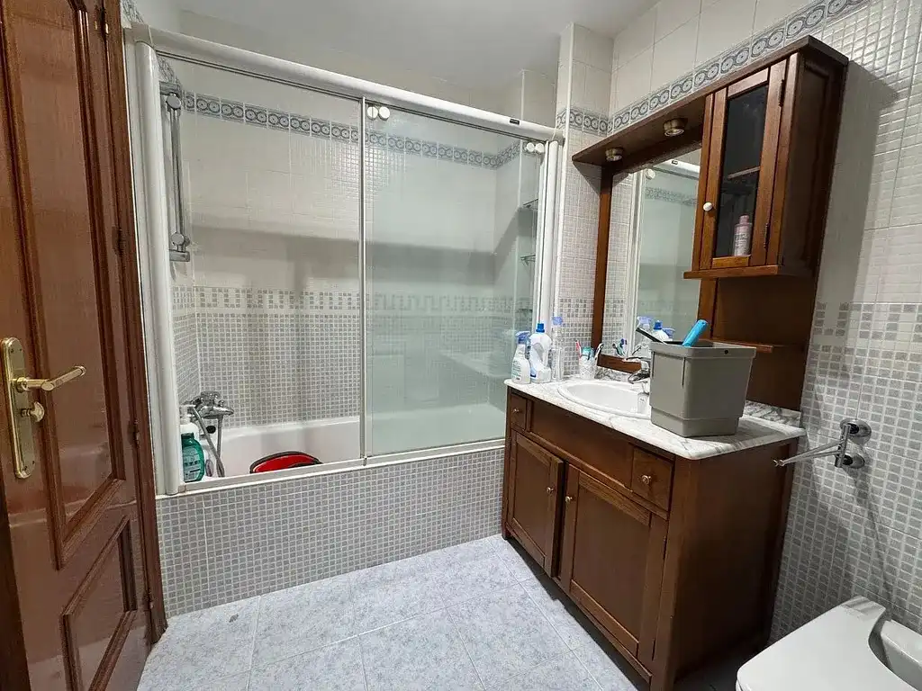 Baño de Casa adosada en venta en El Escorial con Calefacción, Jardín privado y Parquet