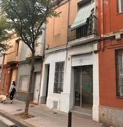 Vista exterior de Casa o xalet en venda en Badalona amb Aire condicionat, Terrassa i Balcó