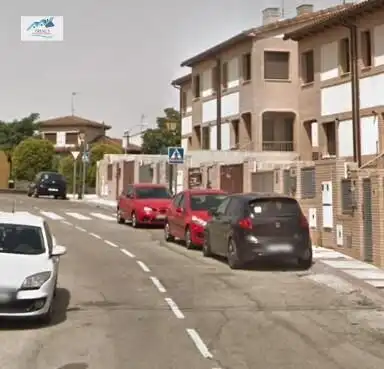 Casa amb jardí en venda a Calle MADROÑO