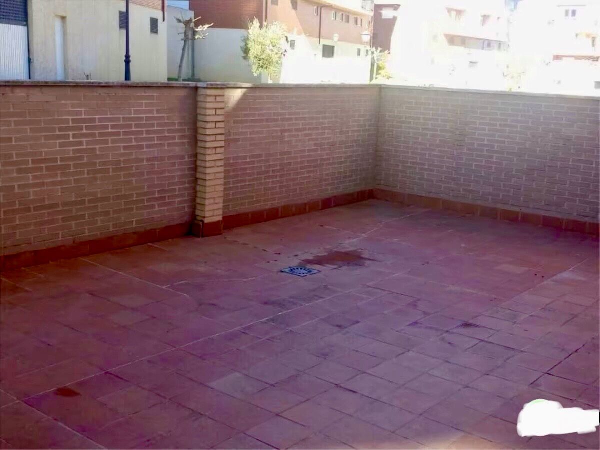 Terrassa de Apartament en venda en Villaquilambre amb Calefacció, Parquet i Terrassa