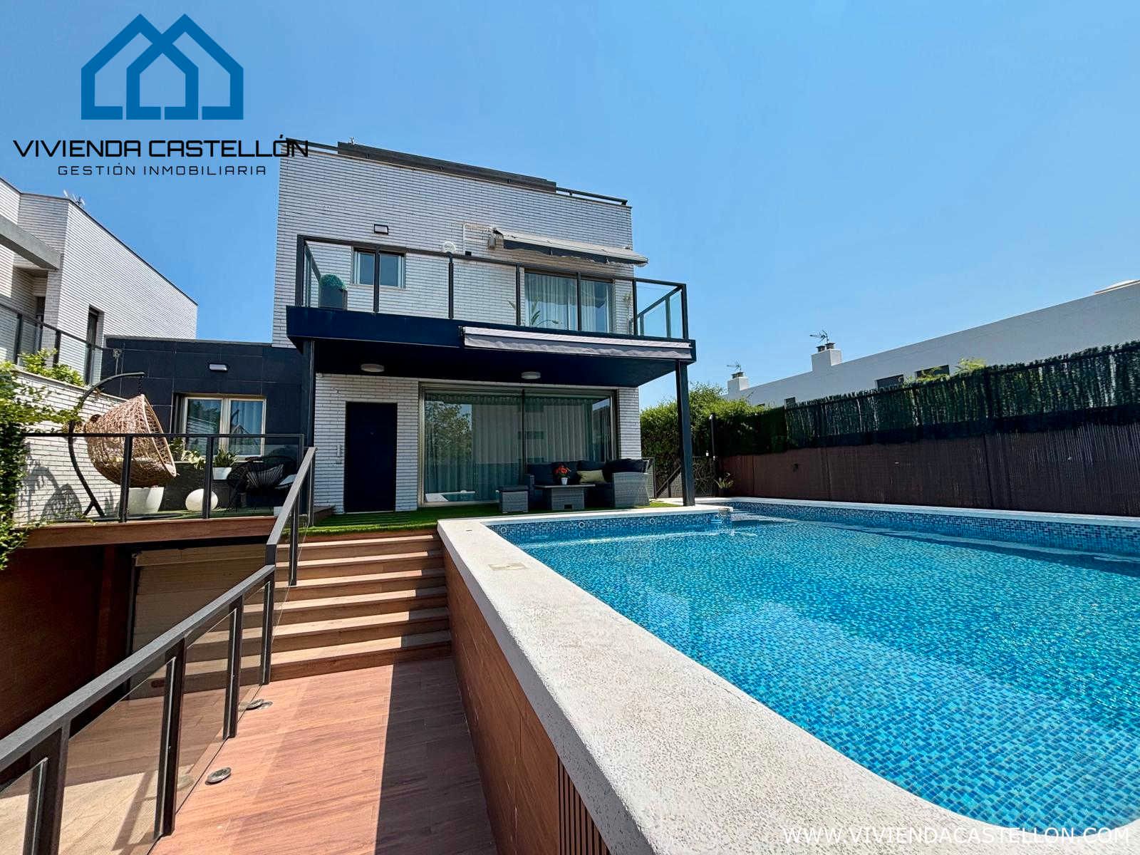 Exterior view of House or chalet for sale in Castellón de la Plana / Castelló de la Plana  with Air Conditioner, Heating and Private garden