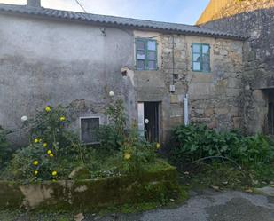 Vista exterior de Casa o xalet en venda en Brión amb Jardí privat