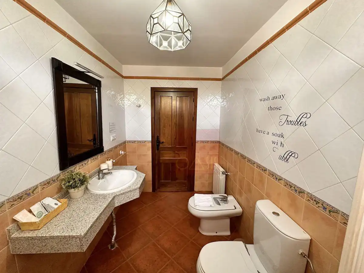 Baño de Finca rústica en venta en Benalúa, Granada