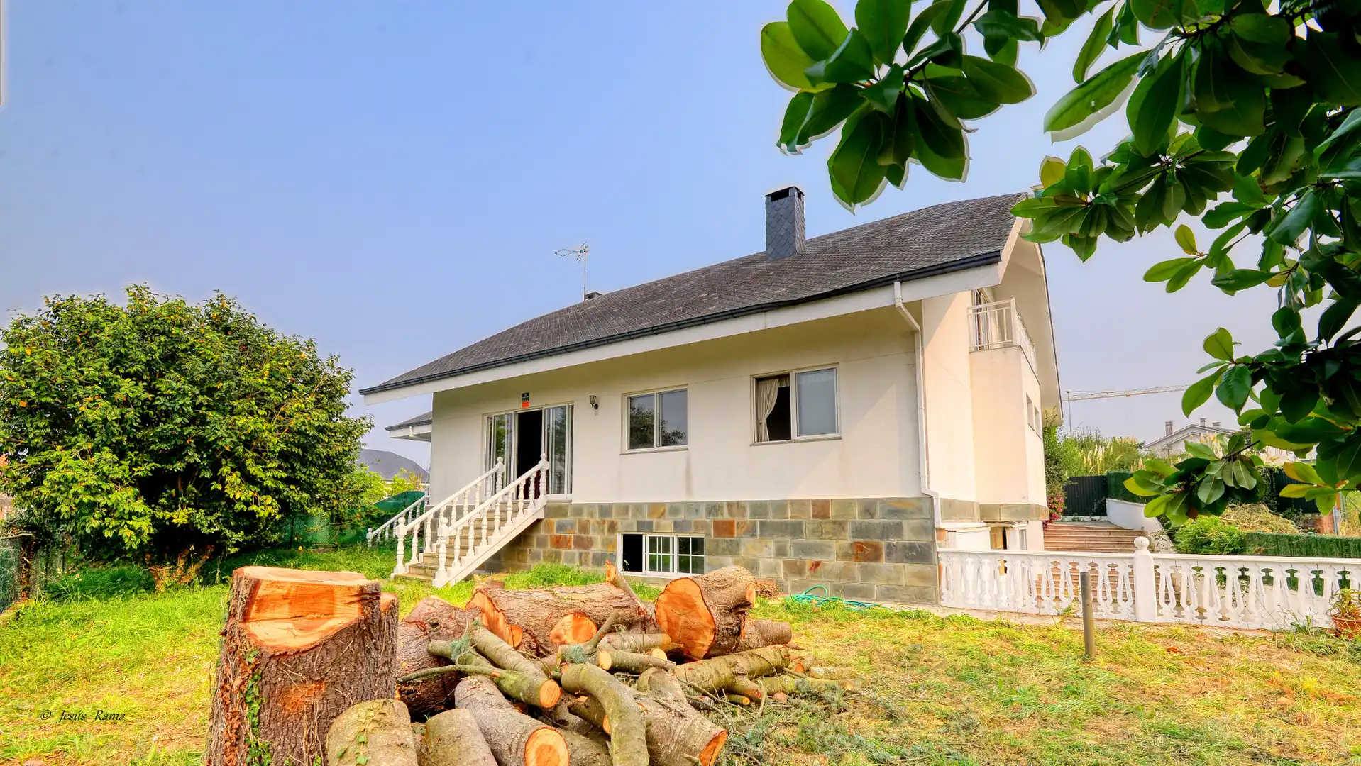 Vista exterior de Casa o chalet en venta en Oleiros con Calefacción, Jardín privado y Parquet