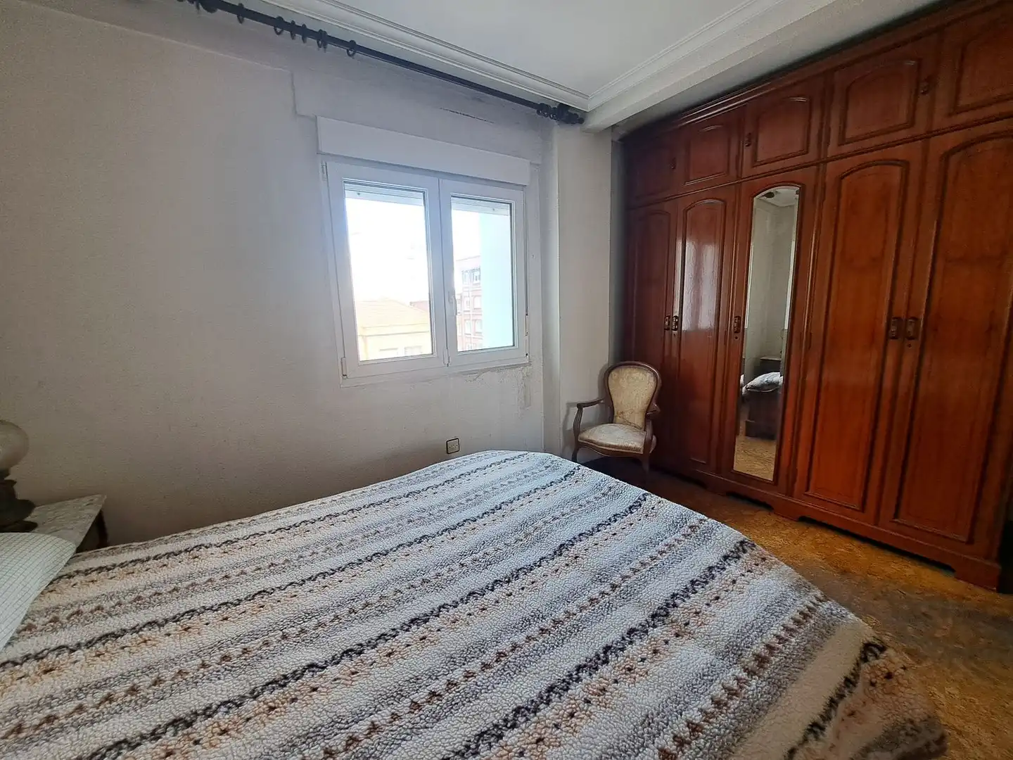 Dormitori de Pis en venda en Gijón  amb Piscina
