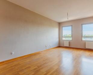 Bedroom of Flat for sale in  Madrid Capital  with Air Conditioner, Heating and Private garden