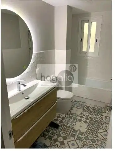 Bathroom of Flat for rent in Sevilla  with Air Conditioner, Terrace and Furnished