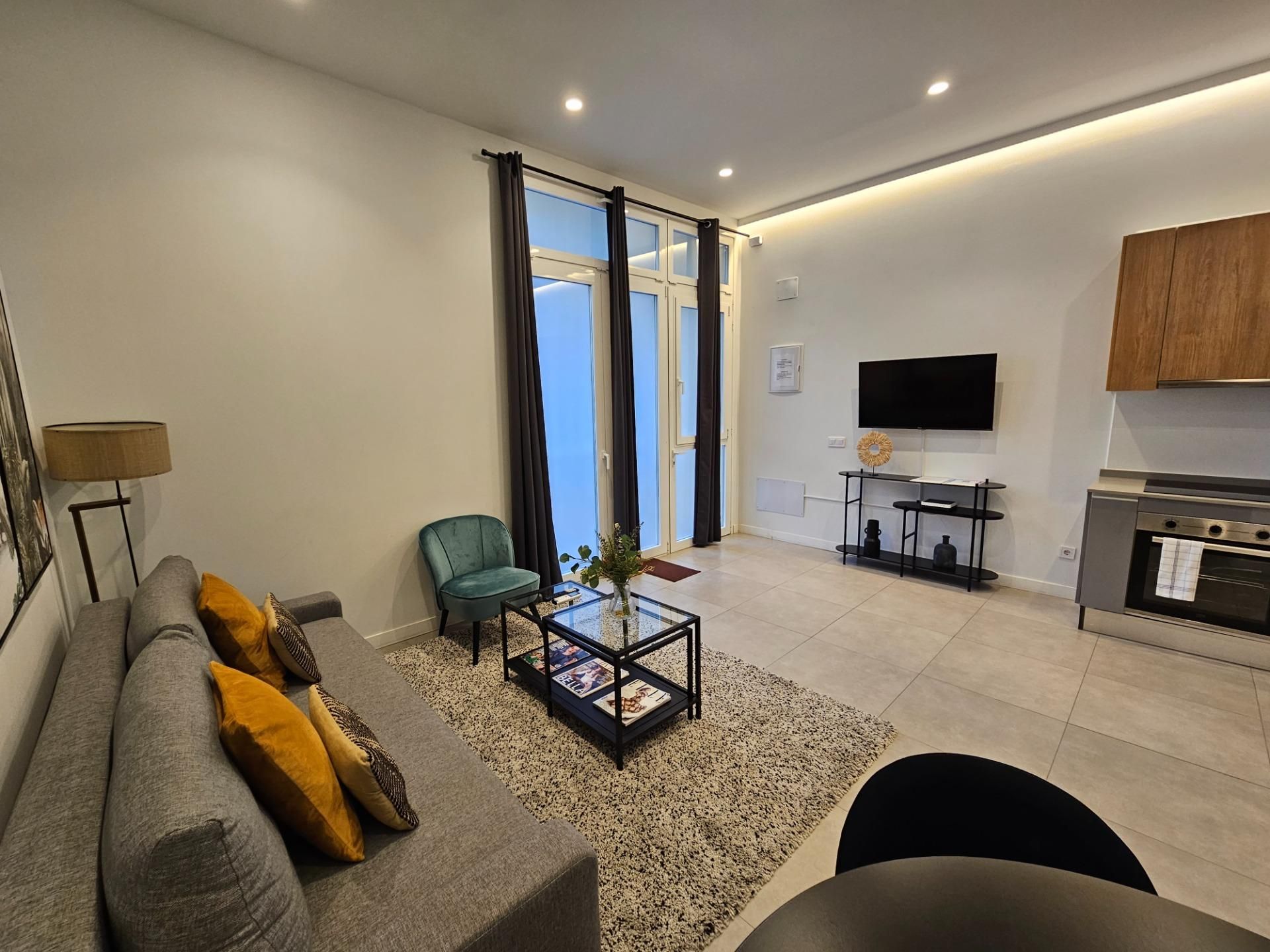 Living room of Apartment for sale in  Madrid Capital  with Private garden, Terrace and Balcony