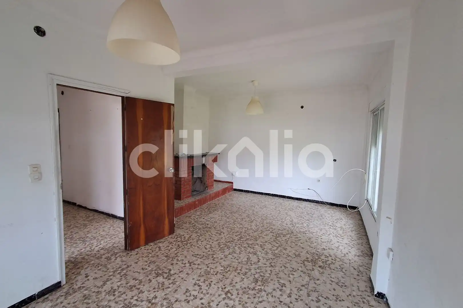 Sala d'estar de Casa o xalet en venda en Marchena amb Calefacció, Jardí privat i Piscina