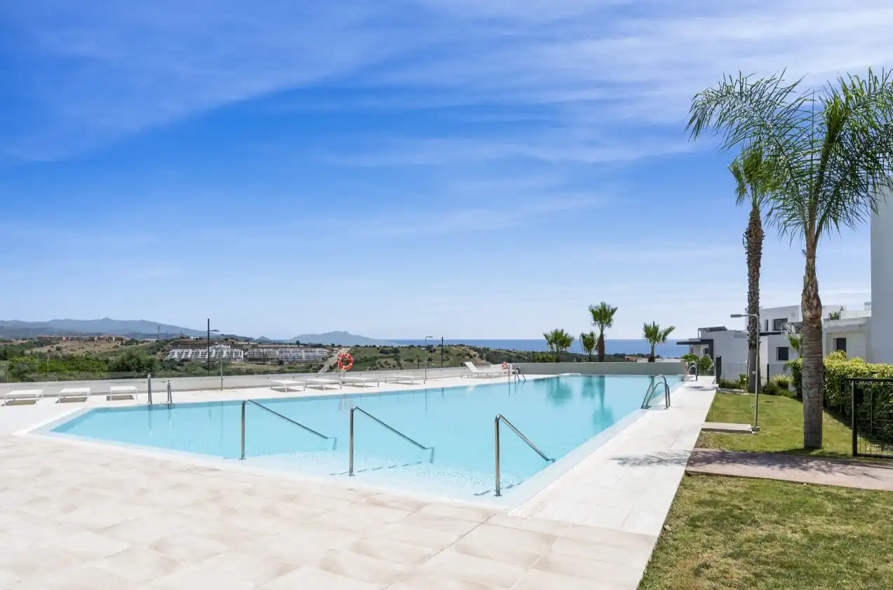 Swimming pool of Ground floor for sale in Estepona  with Air Conditioner, Heating and Private garden