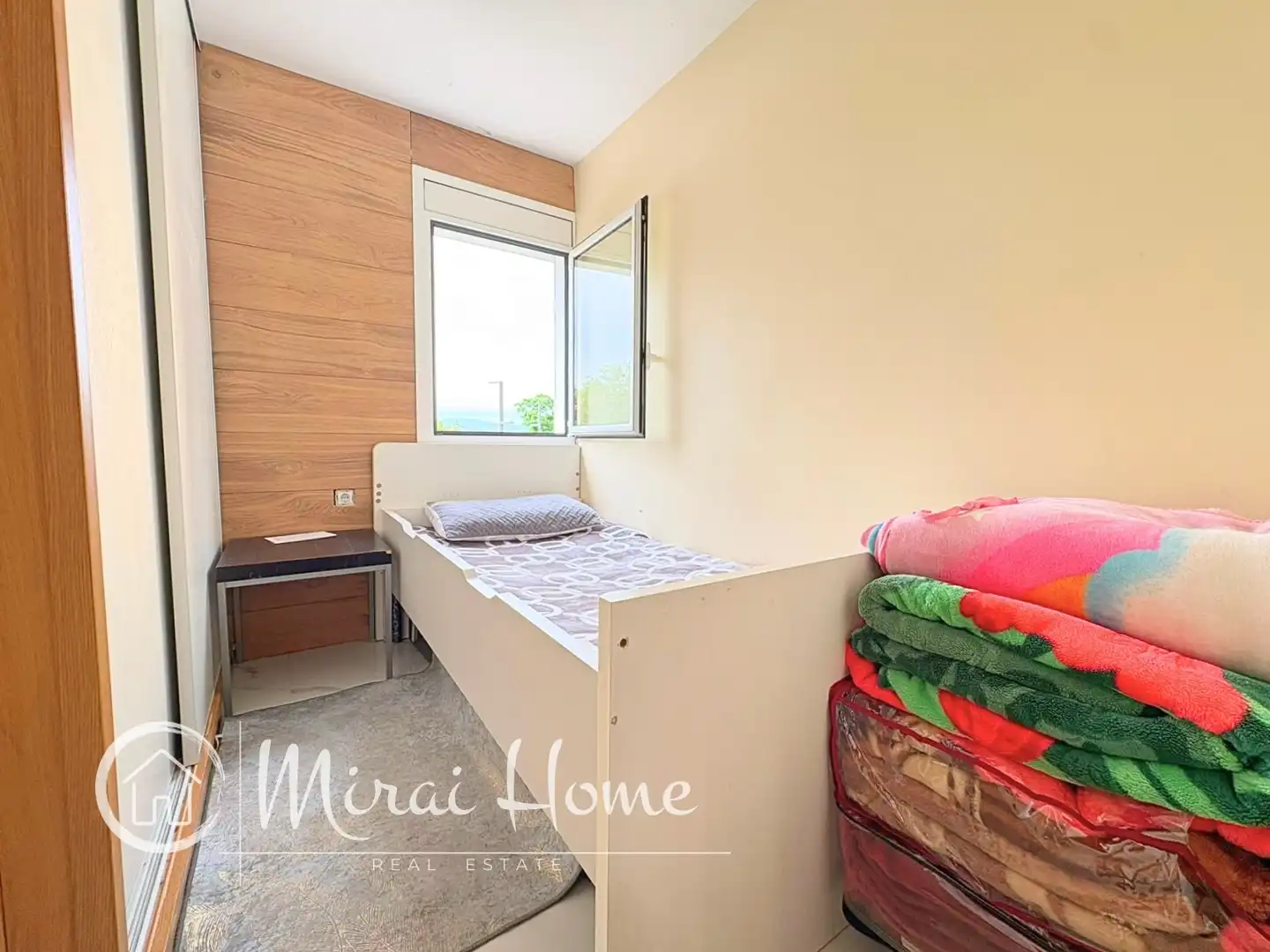 Habitación de Piso en venta en Montornès del Vallès con Balcón